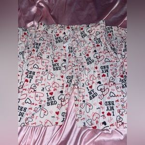 I ❤️ my bed pants